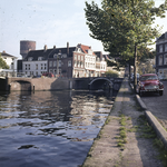 859540 Gezicht over de Stadsbuitengracht met rechts de Nieuwekade te Utrecht, met op de achtergrond de Zandbrug.